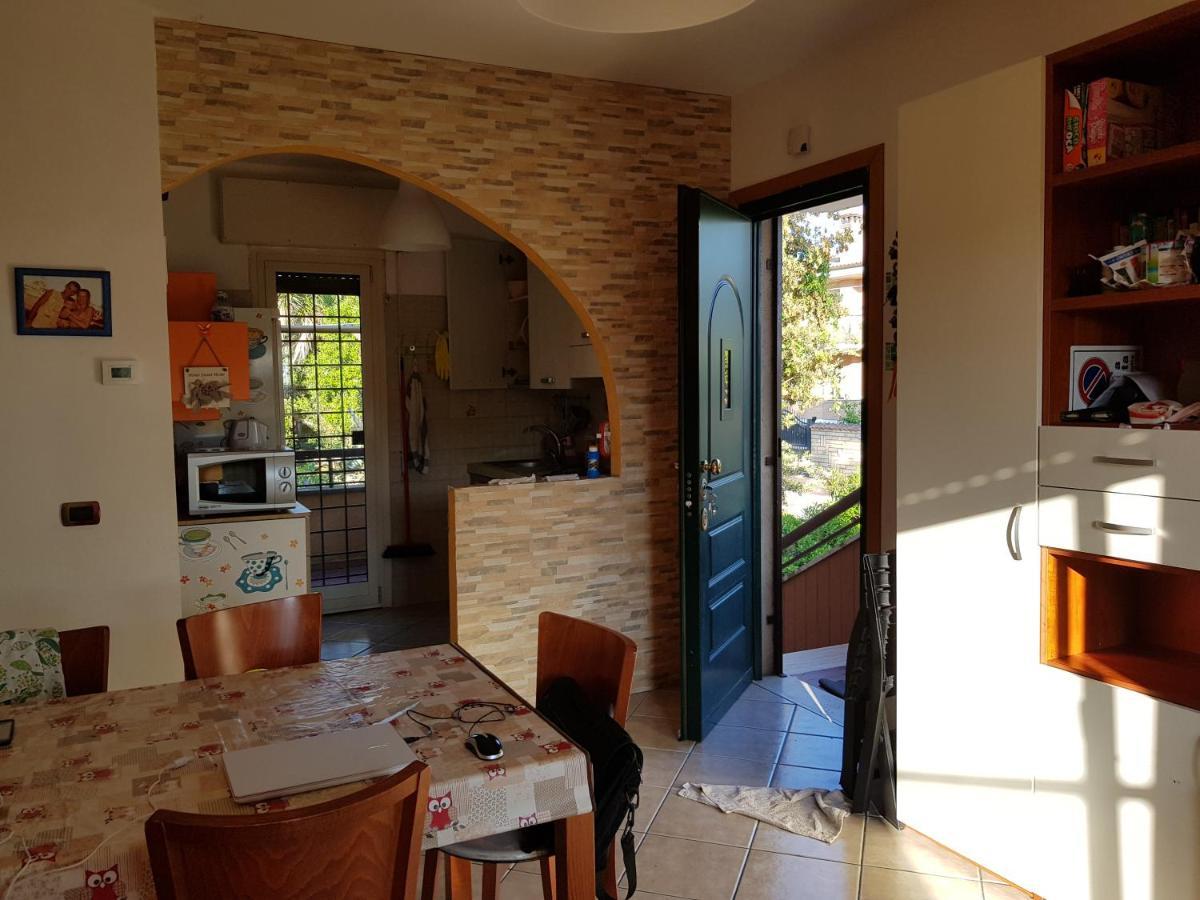 Villa Rimini - Seaview & Roman Holidays Apartments - Garden&Beach 300Mt Анцио Номер фото