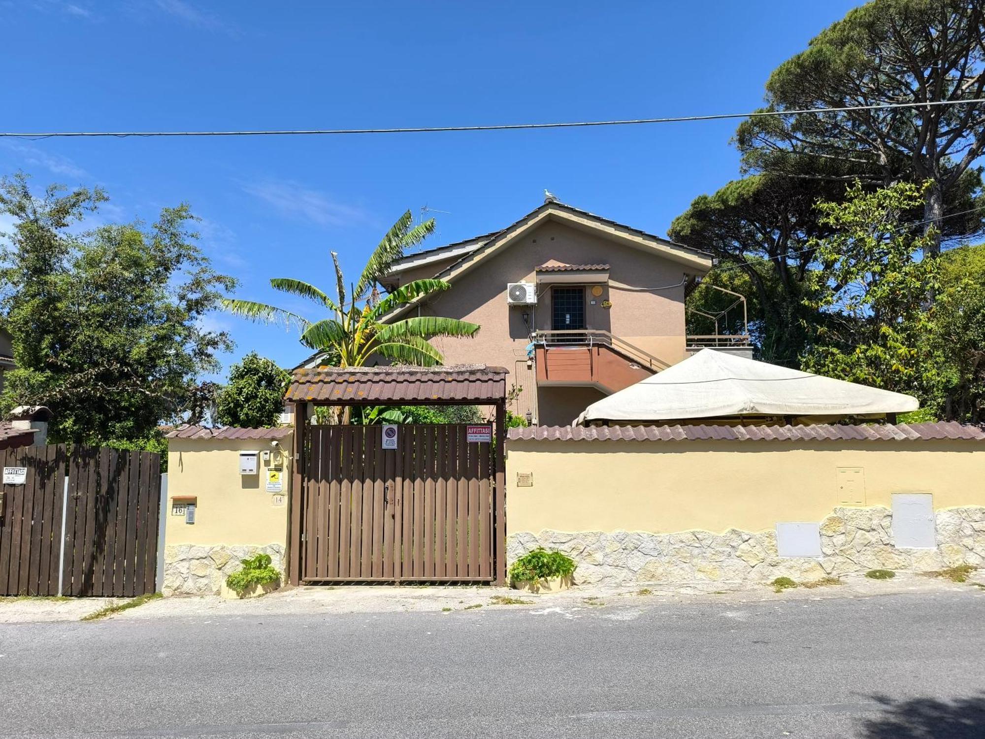Villa Rimini - Seaview & Roman Holidays Apartments - Garden&Beach 300Mt Анцио Экстерьер фото