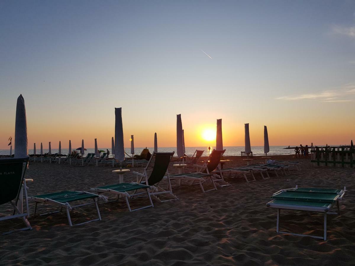 Villa Rimini - Seaview & Roman Holidays Apartments - Garden&Beach 300Mt Анцио Экстерьер фото